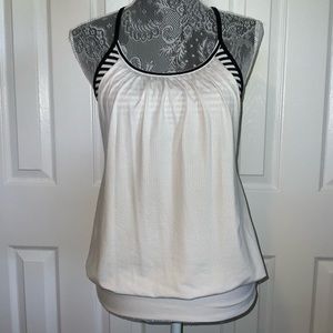 Lululemon workout top with built in bra size 4